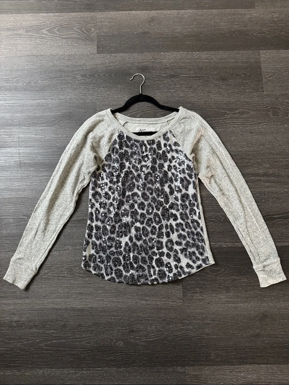Sequin Leopard Front Raglan Long Sleeve Top - Gray